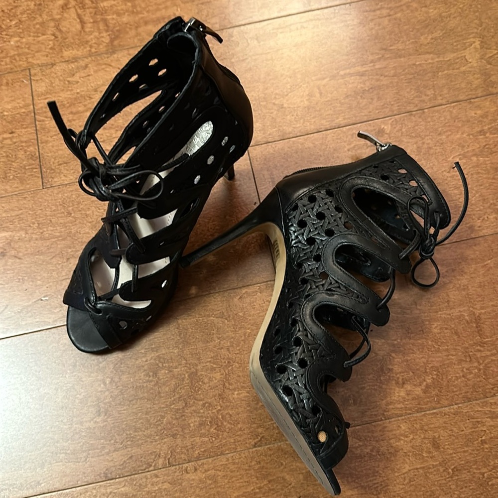 Vince Camuto Black Heels , size 6